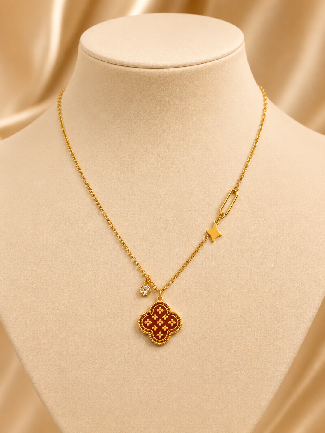 Amara Clover Necklace thumbnail